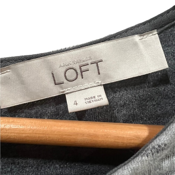 Ann Taylor LOFT Striped Fit & Flare Dress Gray White Sleeveless Size 4 - Picture 2 of 7